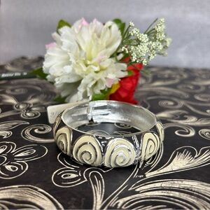 NWT Manluck Bracelet Silver with Cream Swirls Open Clasp